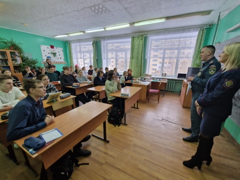 Профориентационные занятия в школах Александровского района