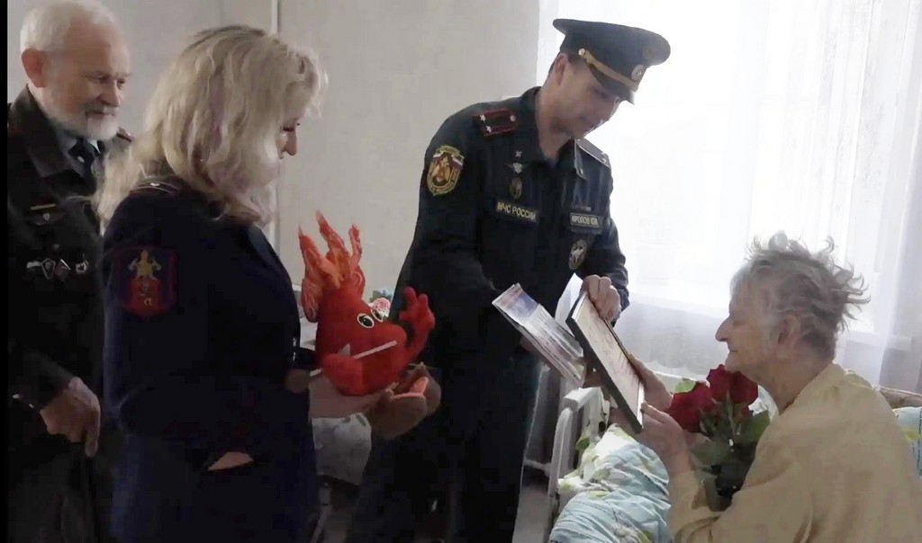 Поздравление ветерана с Днём советской пожарной охраны